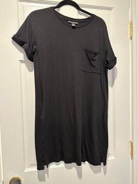 A Pea in the Pod Black Nursing T-Shirt swing Dress